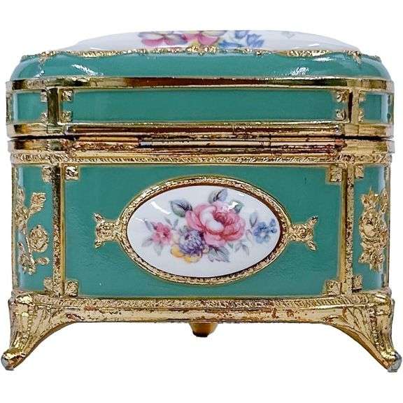 Heart-Shaped Musical Jewelry Trinket Box