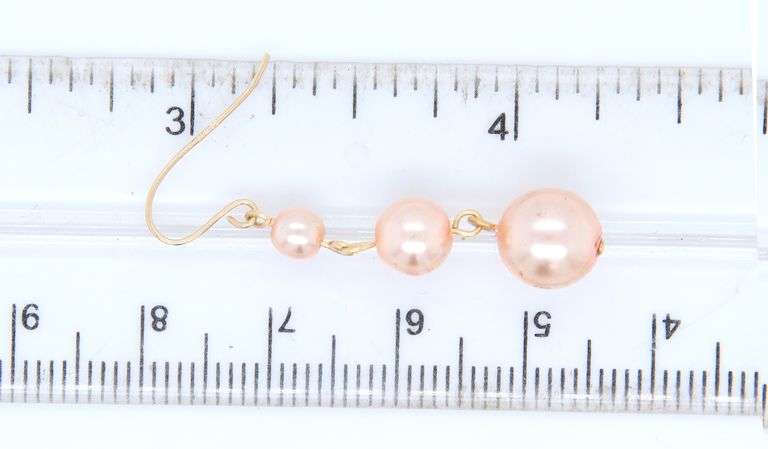 14kt Yellow gold Graduted pink pearl dangle earrings