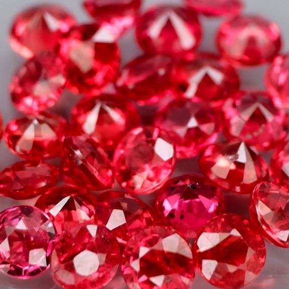 Brilliant red!!! 2.90ct diamond cut Songean Sapphire set