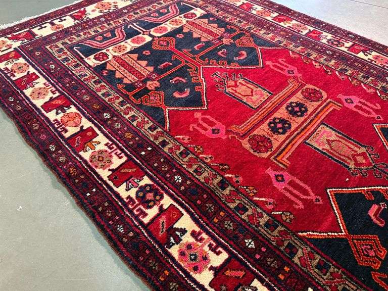 Stunning Persian Hamedan Rug 5x9.7