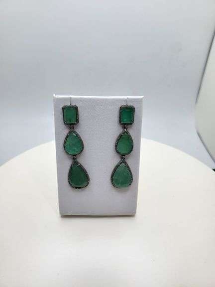 Handmade Elegant Earrings with 22.0ct Natural Colombian Emeralds & 1.00ct Diamond Accents