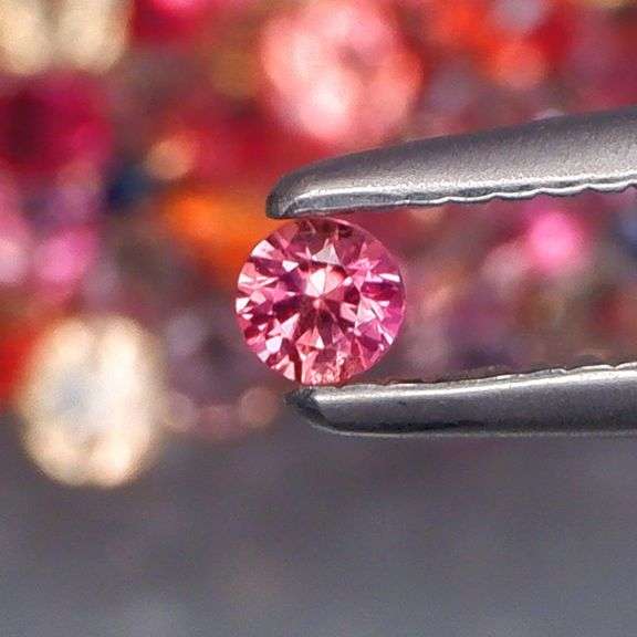 Diamond cut! Multiple colors! 3.92ct Sapphire set -Heated only!