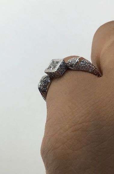 18K White Gold Princess Cut Diamond Ring