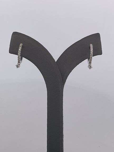 18K WHITE GOLD DIAMOND LOOP EARRINGS