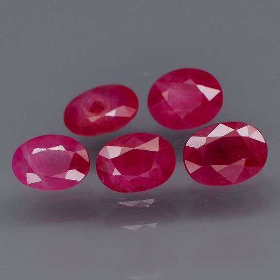 Collectors 5.33ct PIGEONS BLOOD Burmese Ruby set!!!