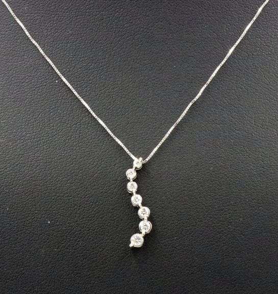 14kt White gold 0.15ctw diamond journey pendant on chain