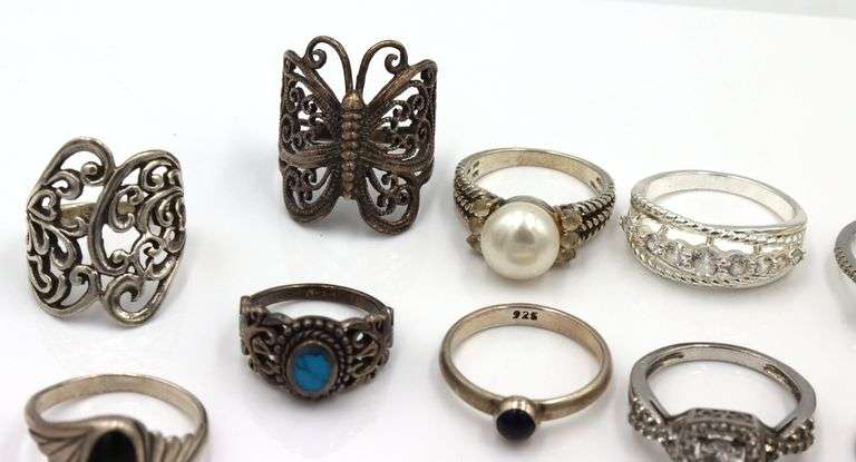 Group lot of 19 Vintage 925 sterling silver rings