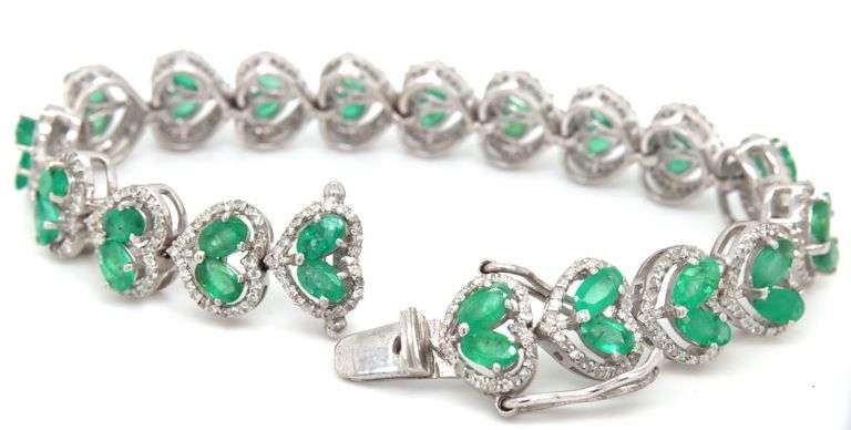 Amazing 10.90CTW Oval Faceted Emerald & 2.80CTW Diamond Heart Shaped Link Bracelet in 14K Yellow Gol
