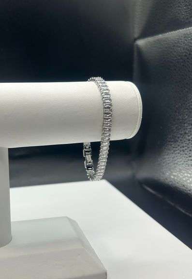 Sparkling 14.5 Ctw Lab Simulated Diamond 14 Kt White Gold Plated Tennis Bracelet