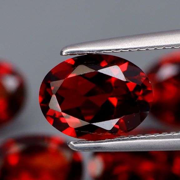 Outstanding color! 7.20ct real ruby red Garnet set!!