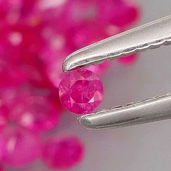 100 pieces! 3.50ct hot pink Sapphire set -Heated only!!!