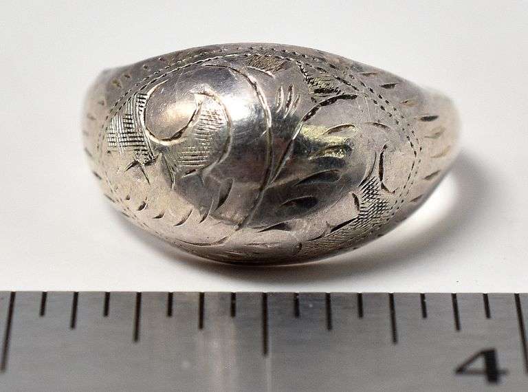 Decorative Engraved Band Ring in Sterling Silver