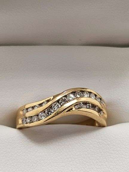 14k yellow gold diamond band, size 10 -4.6 gr