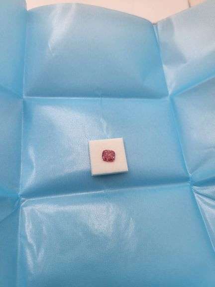 Magnificent high quality Pink Diamond " 1.05 CT lab grown pink diamond"