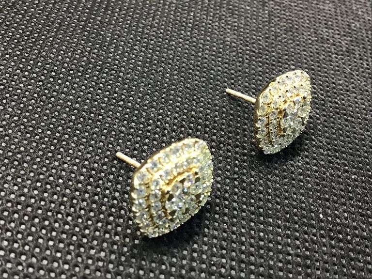 14K Yellow Gold Round Brilliant Cut Diamond Cluster Earring