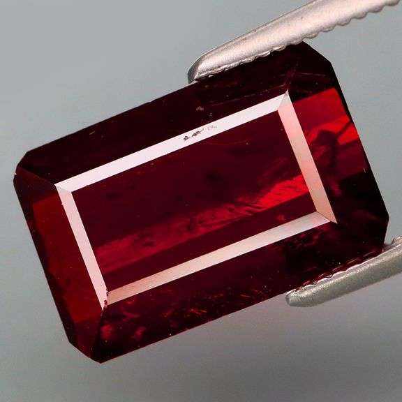 It's bold, it's rich, it's a 5.23ct pure Spessartite Garnet!