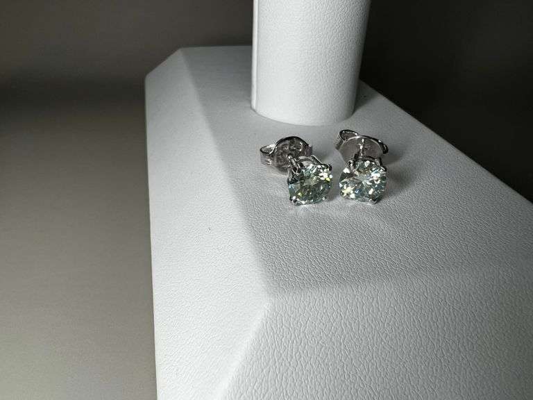 Sparkling 4 Ct White Lab SImulated Diamond Earrings
