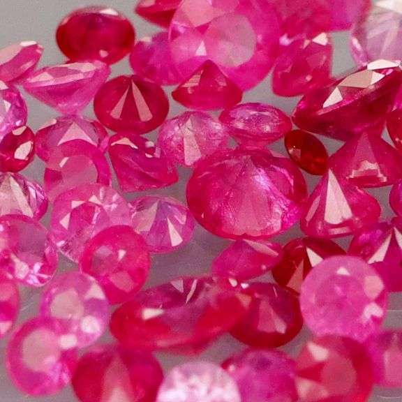 Heated only! 2.12ct hot pink Sapphire set!
