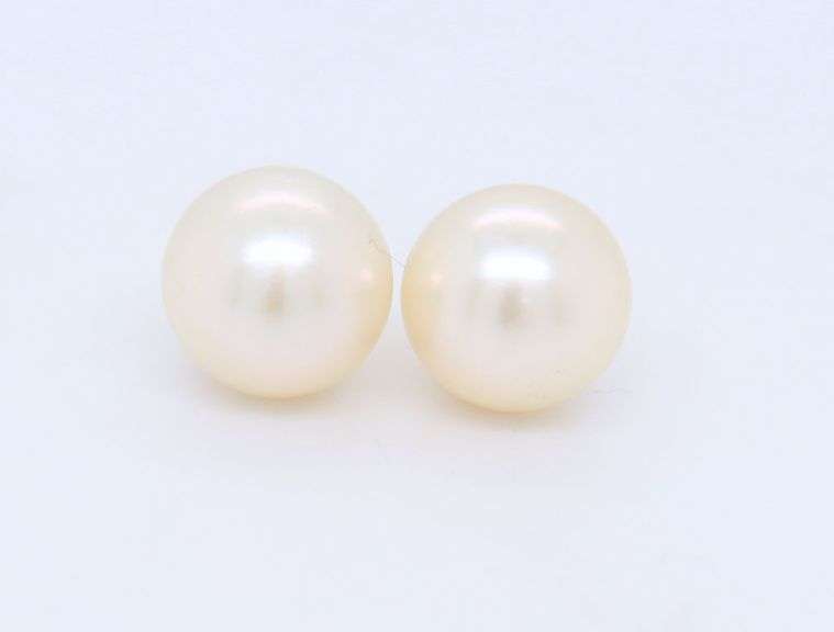 14kt Yellow gold 7.5-8mm pearl stud earrings