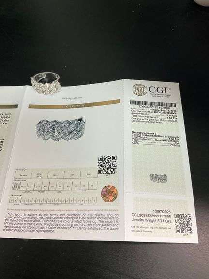 CERTTIED BRAND NEW 14K WHITE GOLD DIAMOND RING/ BAND
