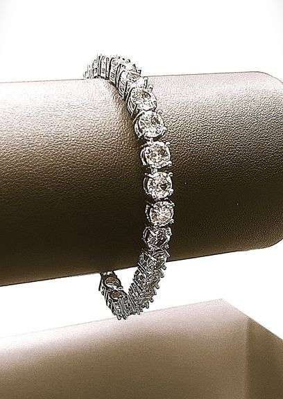 18 Kt White Gold Plated Lab Simulated 26 Ctw White Diamond Tennis Bracelet