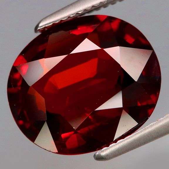 Sparkling 4.60ct cherry Spessartite Garnet!