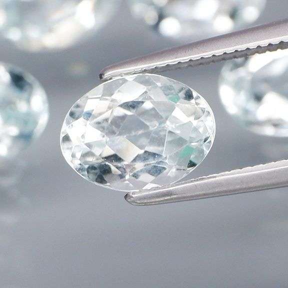 Gorgeous 5.98ct untreated platinum blue Aquamarine set