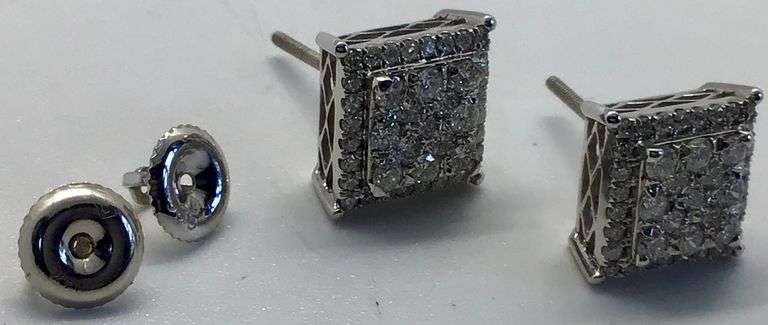 14K White Gold Round Brilliant Cut Diamond Cluster Earring