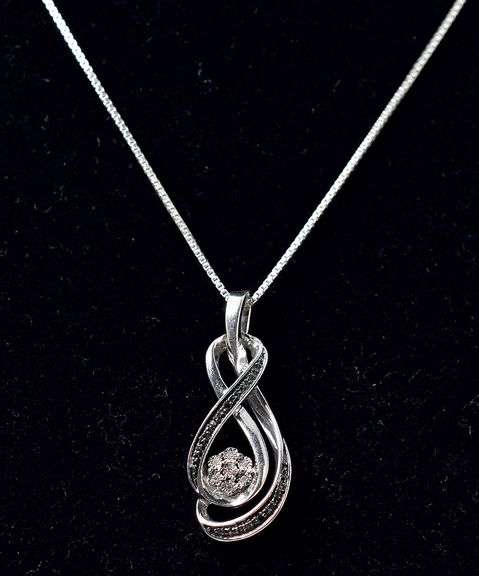 Diamond Pendant Necklace in Sterling Silver
