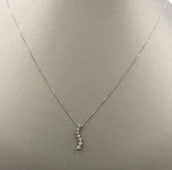 10kt White gold diamond pendant on box chain necklace