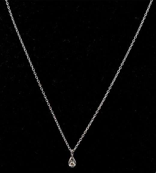 Sparkling 14K White Gold 0.1CTS Diamond Pendant Necklace