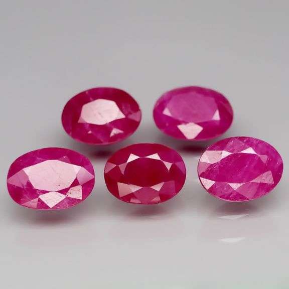 Collectors 7.28ct PIGEONS BLOOD Ruby set from Mozambique!!!