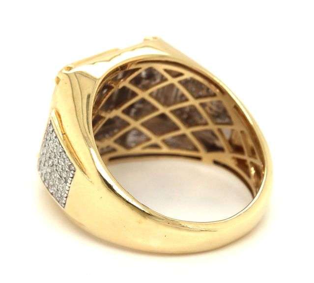 Flashy Man's 10K YG Diamond Cluster Ring