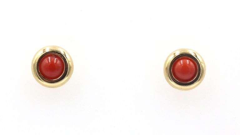 18kt Yellow gold Coral stud earrings