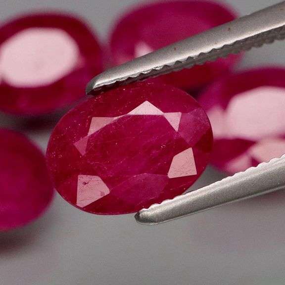 Collectors 7.10ct PIGEONS BLOOD Mozambique Ruby set!!!