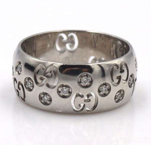 14kt White gold Gucci diamond Icon GG band