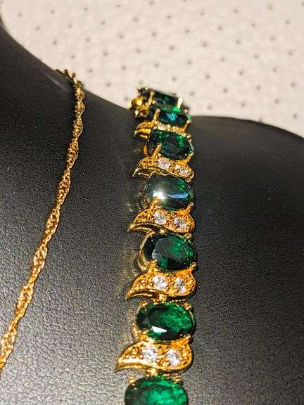 Stunning 18 Kt Yellow Gold Plate 4 Piece Lab Simulated Emerald Jewelry Set