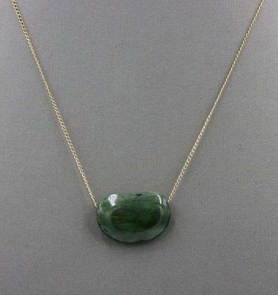 Vintage Yellow gold green Jade bean necklace