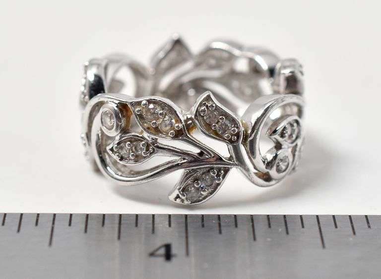 CZ gemstone Leaf Ring in Sterling Silver