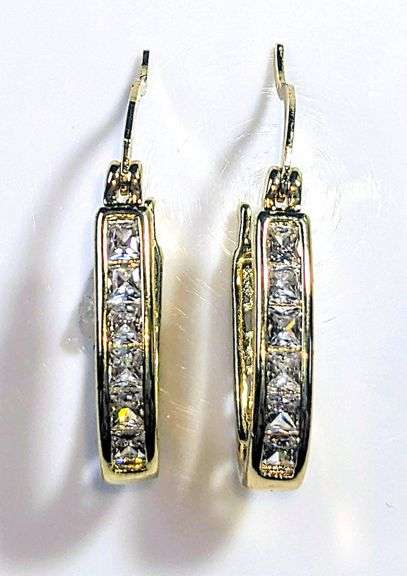 Dazzling Sparkling 14 Kt Gold Plated Princess Cut Lab Simulated Diamond Hoop Earrings