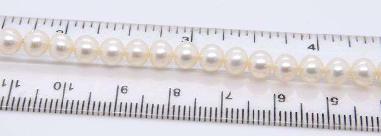 White Fresh Water Pearl Necklace