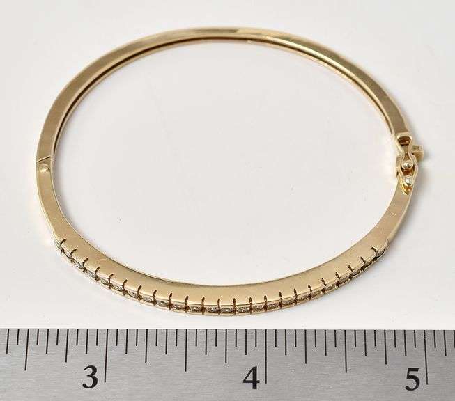 Marvelous 14k Yellow Gold Diamond Hinged Bangle Bracelet