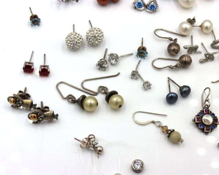 Group lot of vintage 925 sterling silver earrings