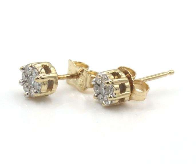 14kt Yellow gold 0.25ctw diamond cluster flower stud earrings