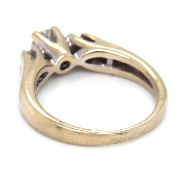 Nice Estate 14K WG Engagement Ring