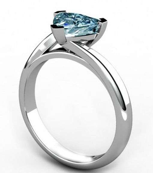 Sparkling 2.25 Ct Trillion Cut Emerald Green Moissanite Ring
