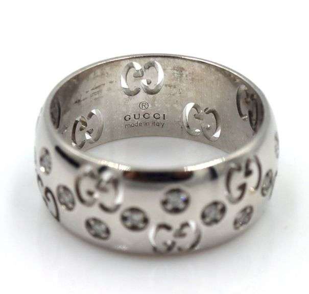 14kt White gold Gucci diamond Icon GG band