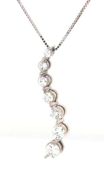 14kt White gold 0.40ctw diamond Journey pendant necklace
