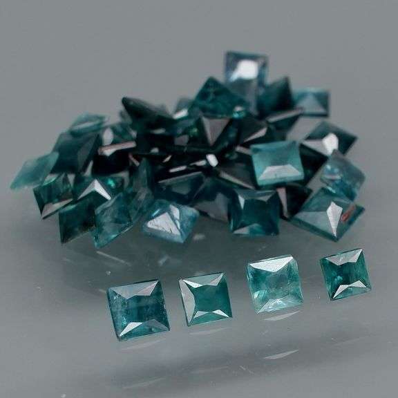Stunning! 5.90ct set of blue green princess cut Sapphires