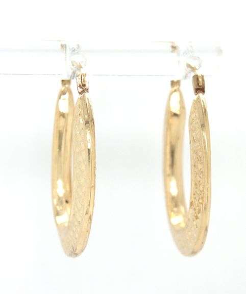 14kt Yellow gold Engraved oval hoops